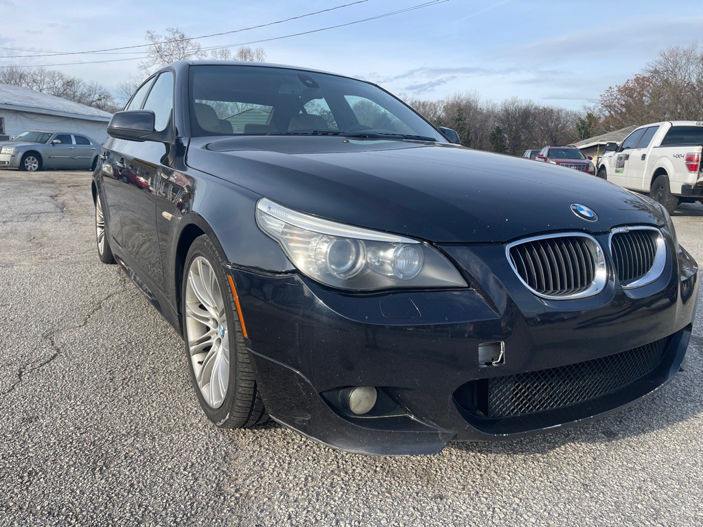 2010 BMW 5 Series Image 2