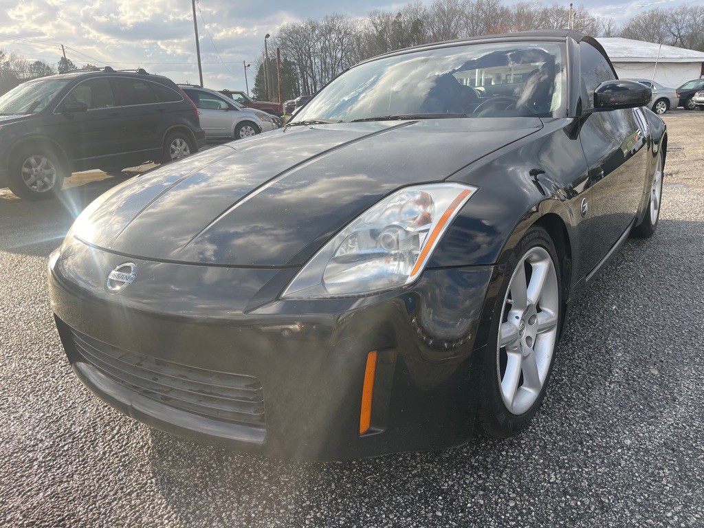 2005 Nissan 350Z Image 3
