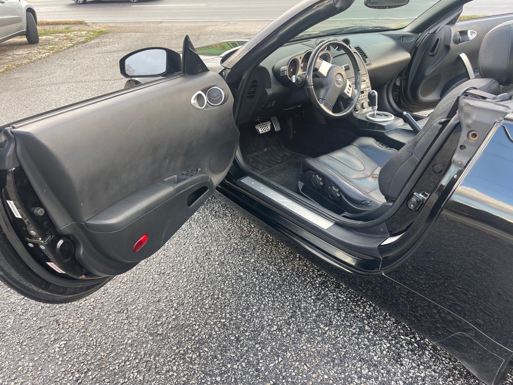 2005 Nissan 350Z Image 21