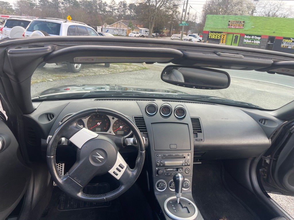 2005 Nissan 350Z Image 23