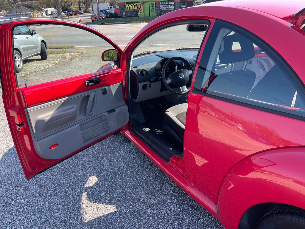 1999 Volkswagen Beetle Image 9