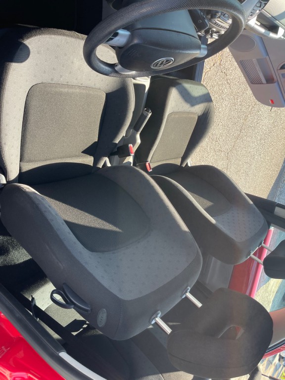 1999 Volkswagen Beetle Image 11