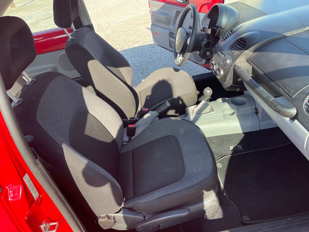 1999 Volkswagen Beetle Image 17