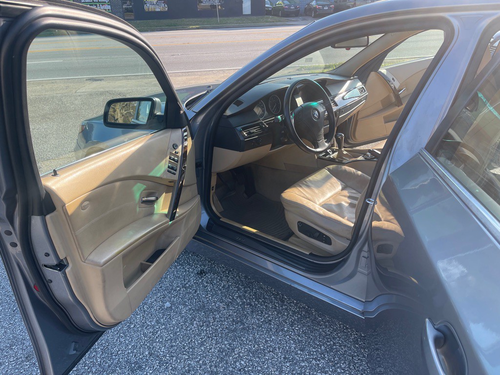 2005 BMW 5 Series Image 9