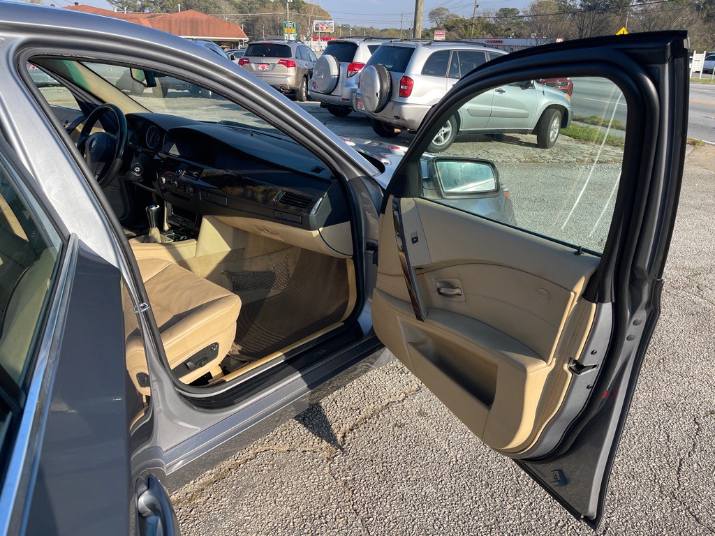 2005 BMW 5 Series Image 17