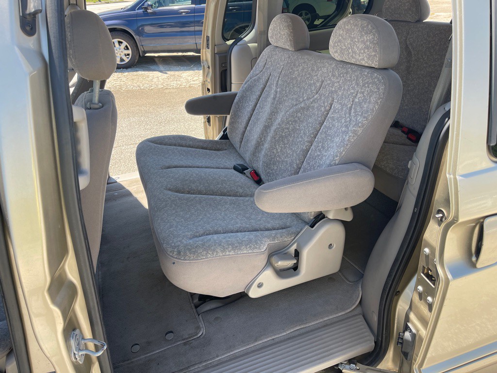 1999 Nissan Quest Image 12