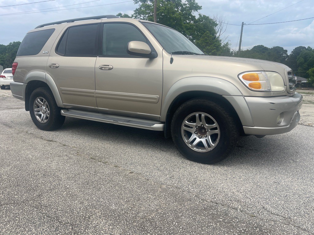 2004 Toyota Sequoia Image 1
