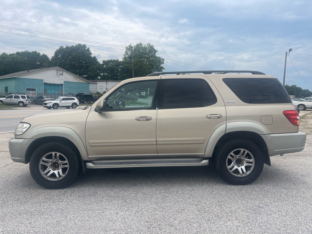2004 Toyota Sequoia Image 5