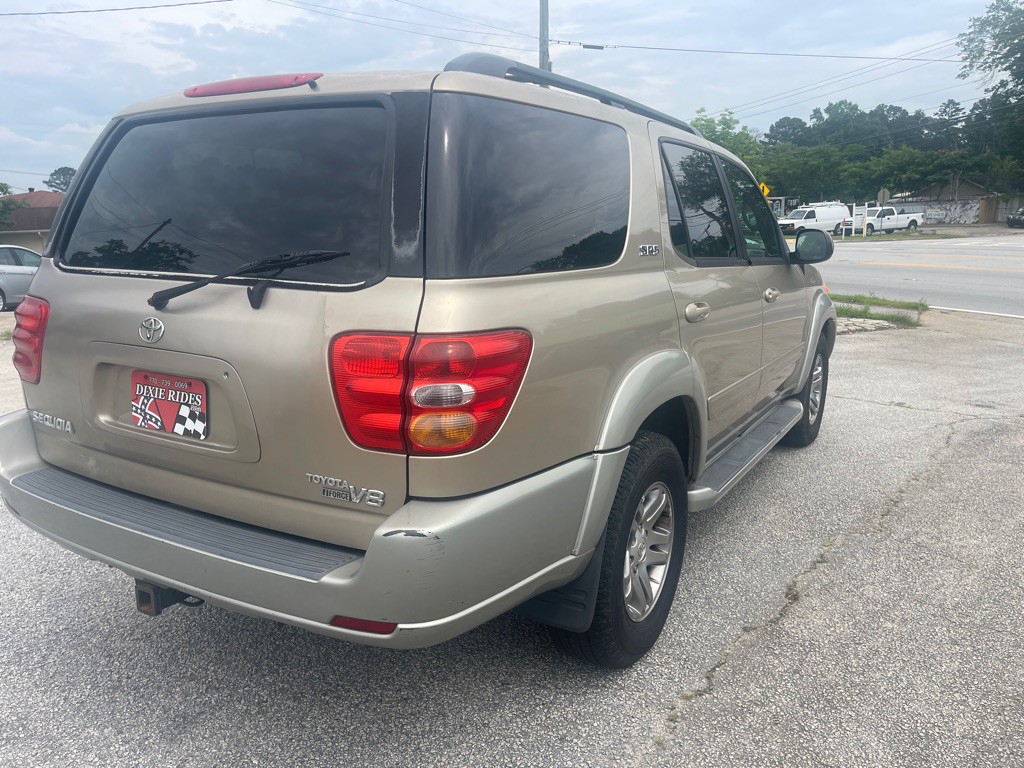 2004 Toyota Sequoia Image 8