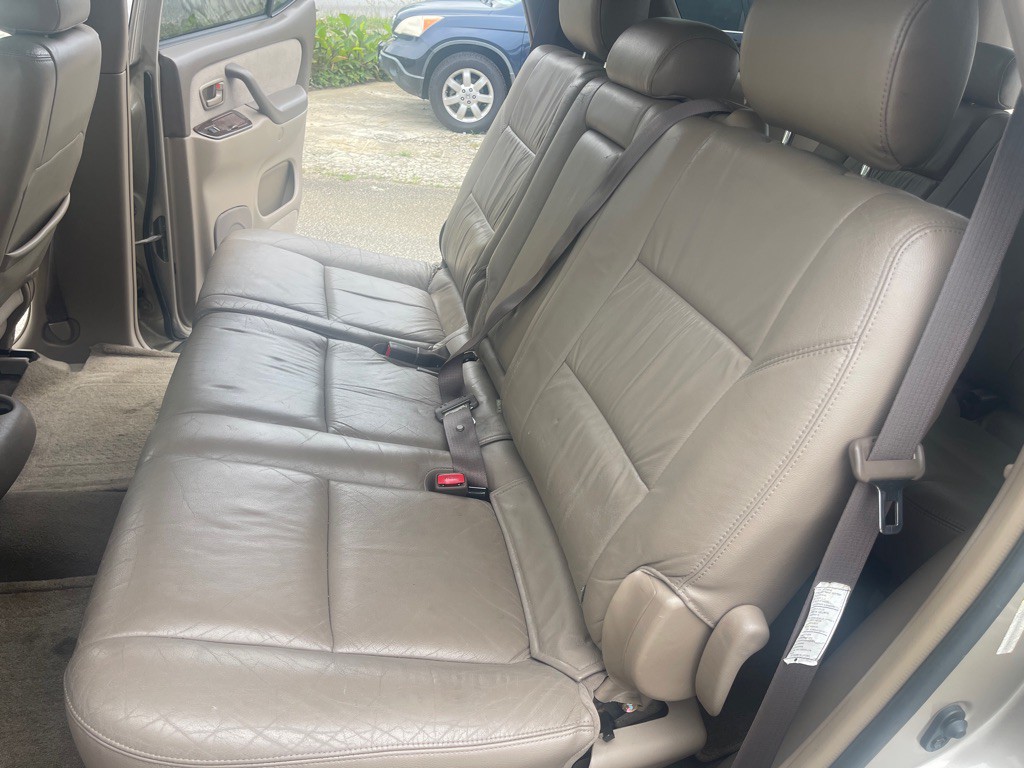 2004 Toyota Sequoia Image 13