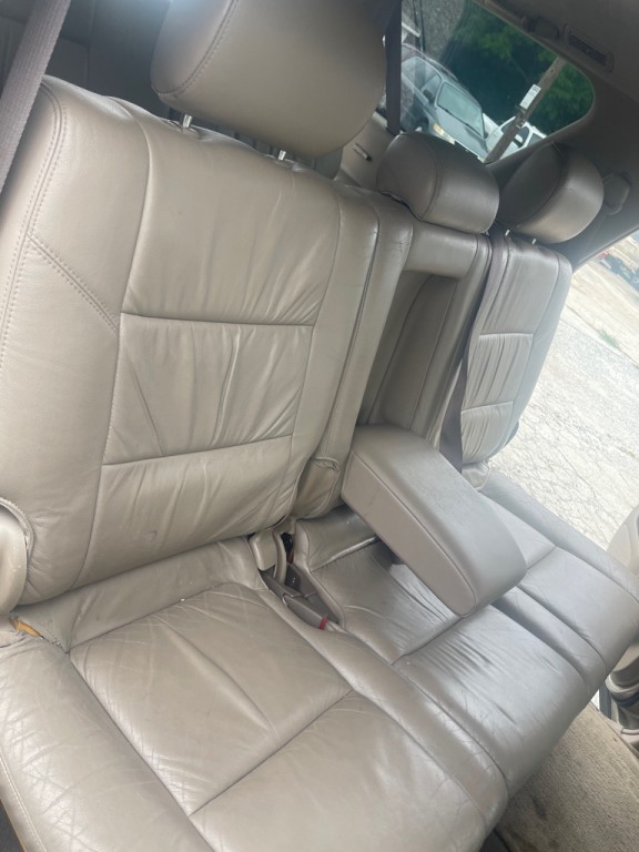 2004 Toyota Sequoia Image 17