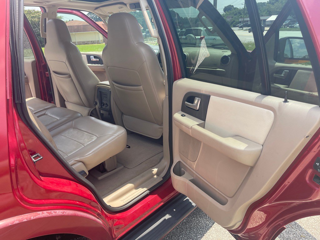 2004 Ford Expedition Image 17