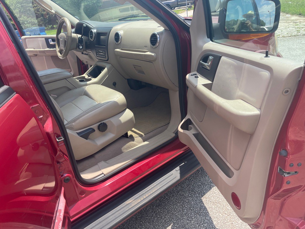 2004 Ford Expedition Image 19