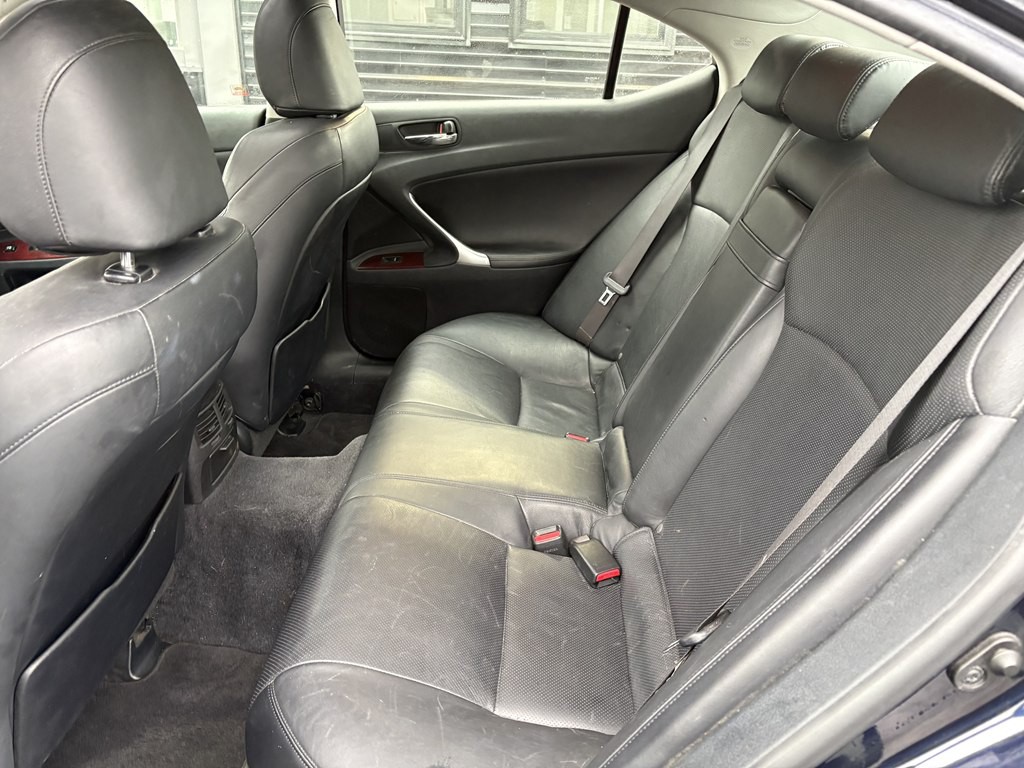 2007 Lexus IS Image 10