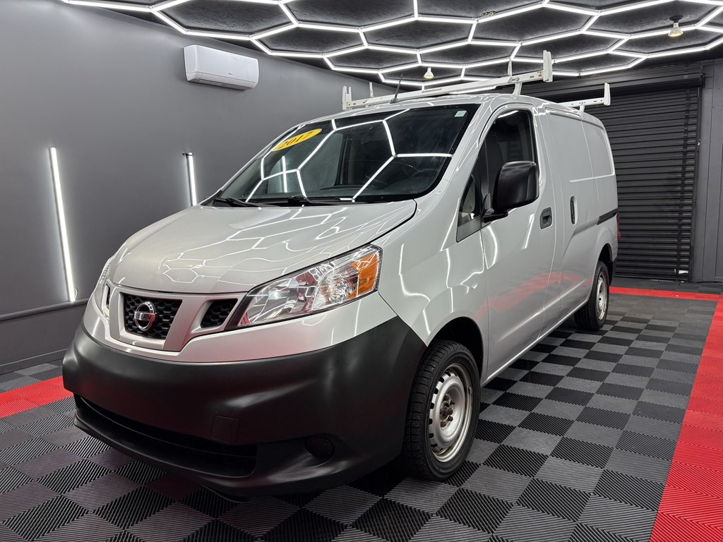 2017 Nissan NV200 Image 1