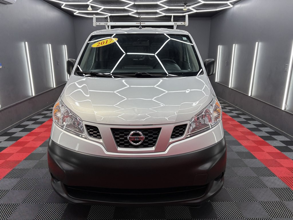 2017 Nissan NV200 Image 2