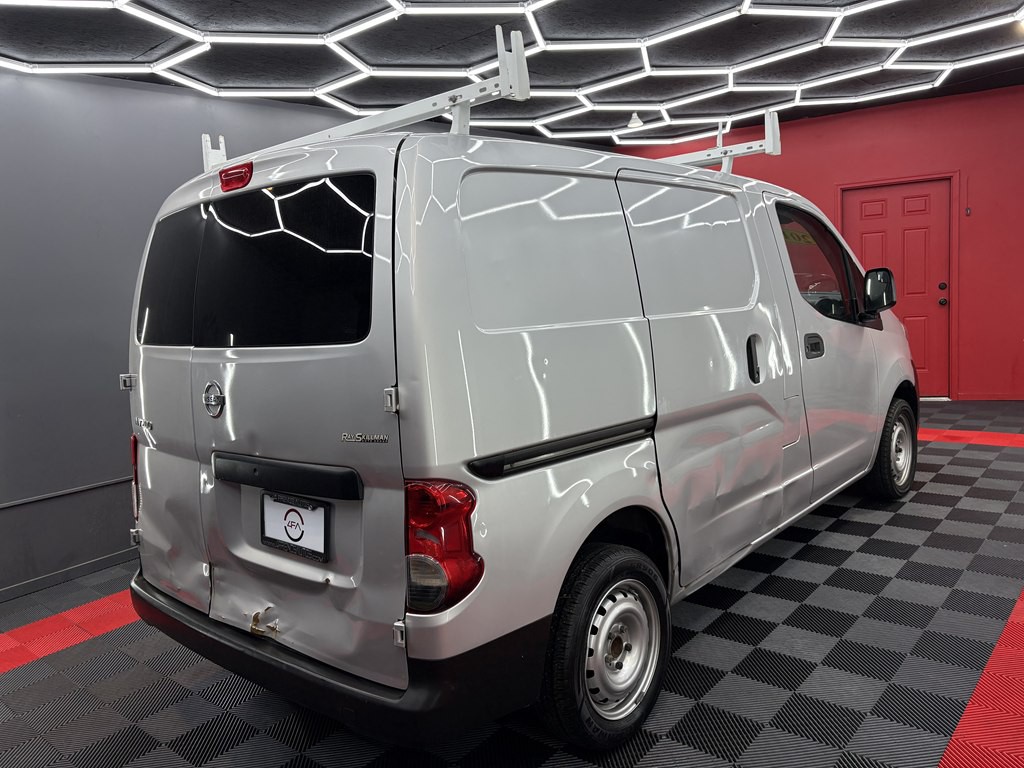 2017 Nissan NV200 Image 4