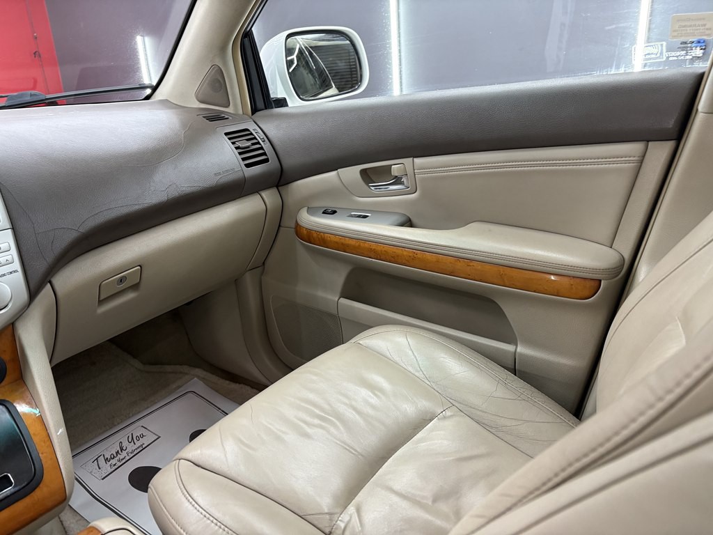 2009 Lexus RX Image 16