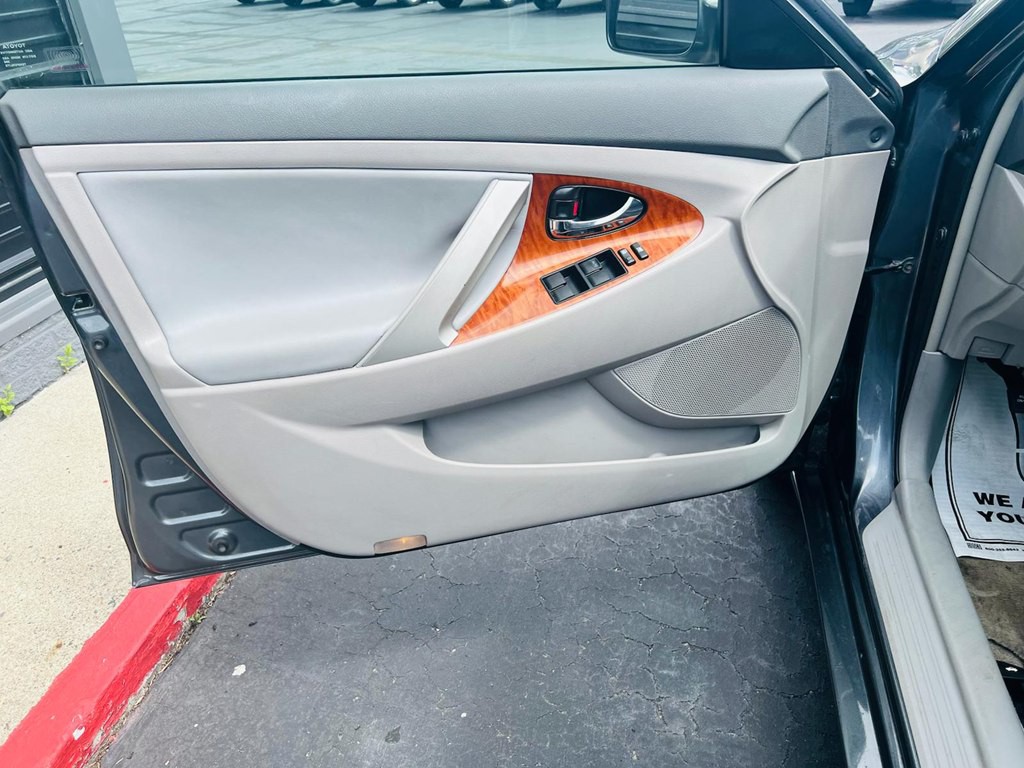 2009 Toyota Camry Image 7