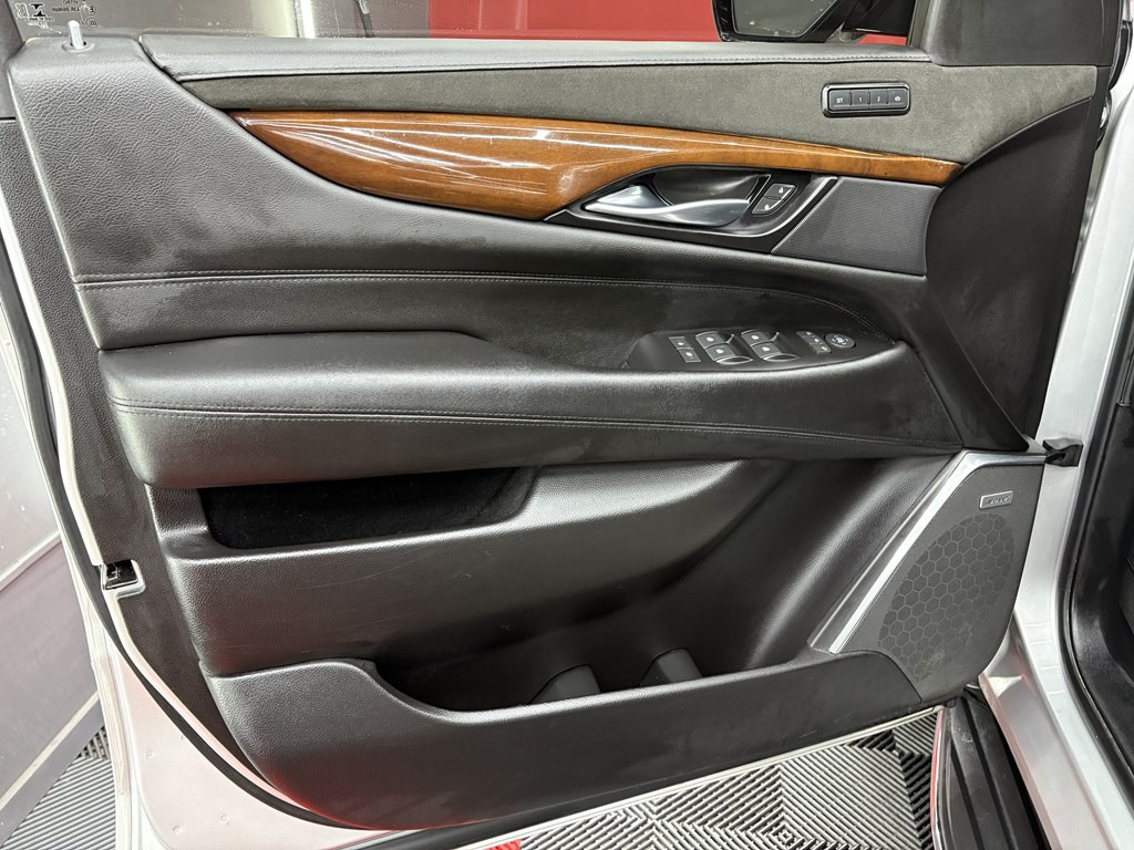 2020 Cadillac Escalade Image 7