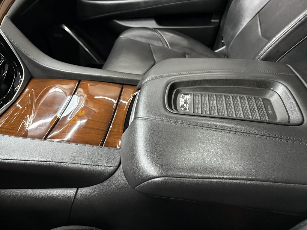 2020 Cadillac Escalade Image 20