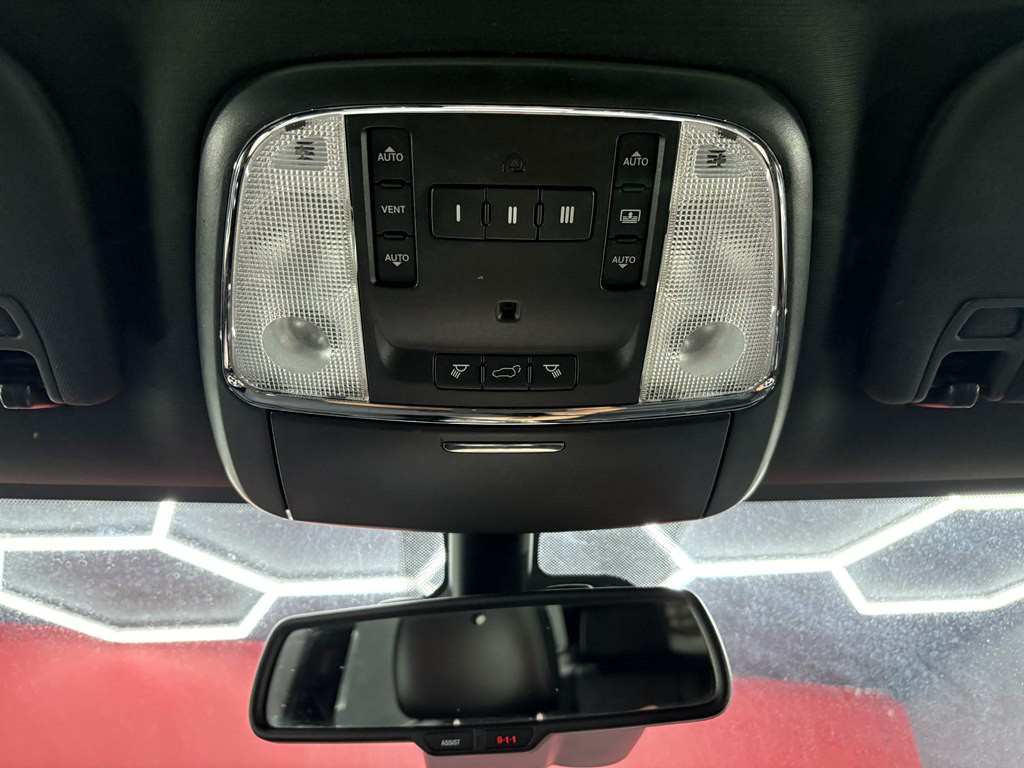 2014 Jeep Grand Cherokee Image 25