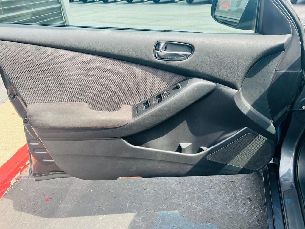 2009 Nissan Altima Image 7