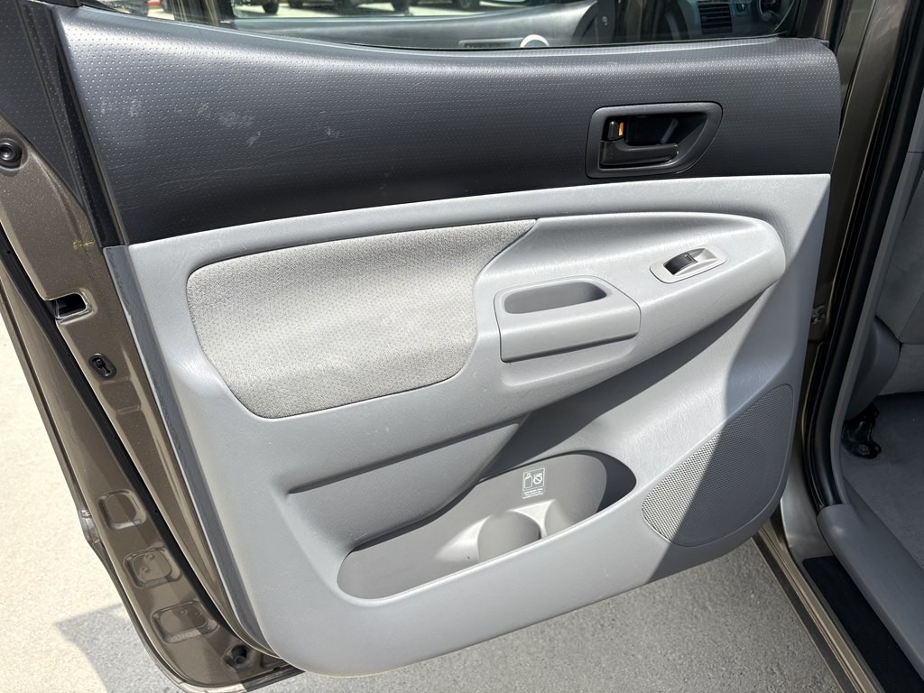 2010 Toyota Tacoma Image 9