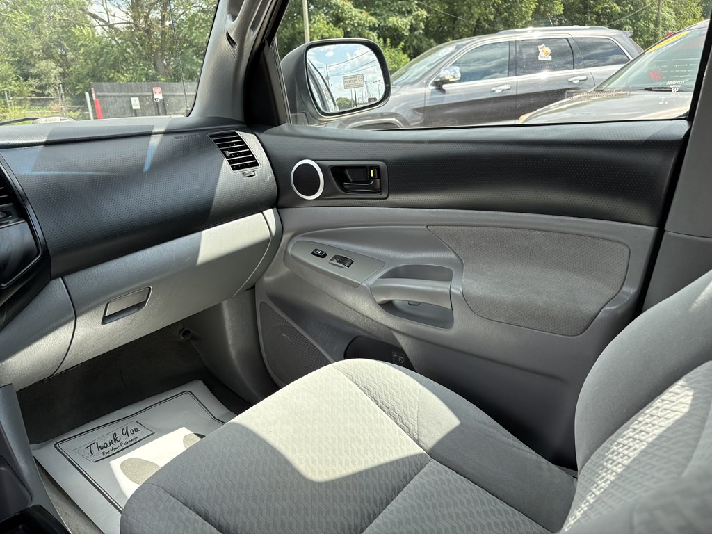 2010 Toyota Tacoma Image 13