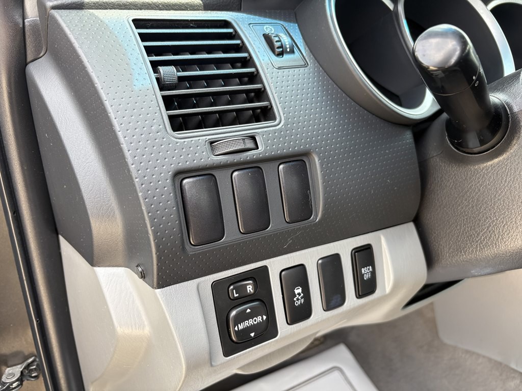 2010 Toyota Tacoma Image 17