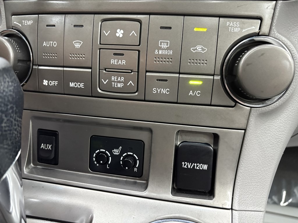 2009 Toyota Highlander Image 24