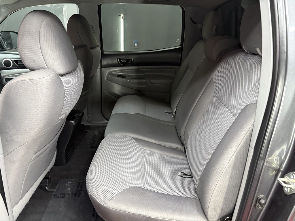 2015 Toyota Tacoma Image 11