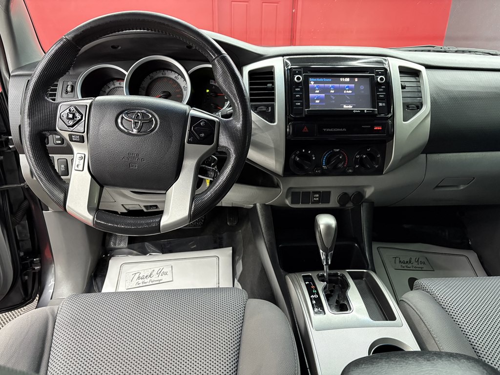 2015 Toyota Tacoma Image 12