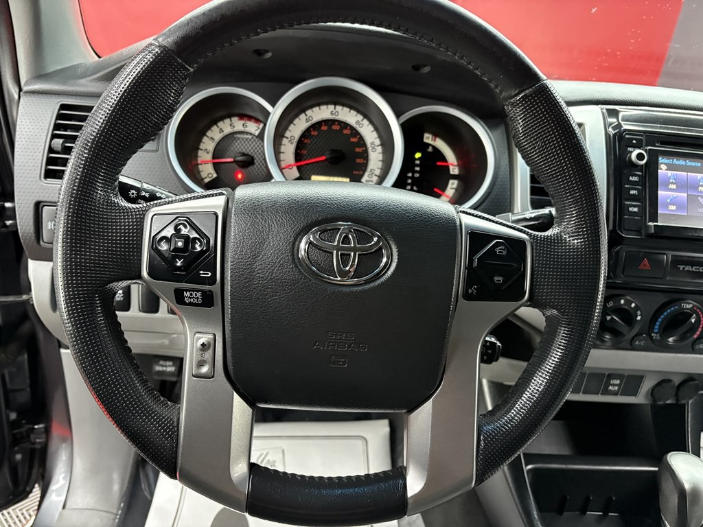 2015 Toyota Tacoma Image 14