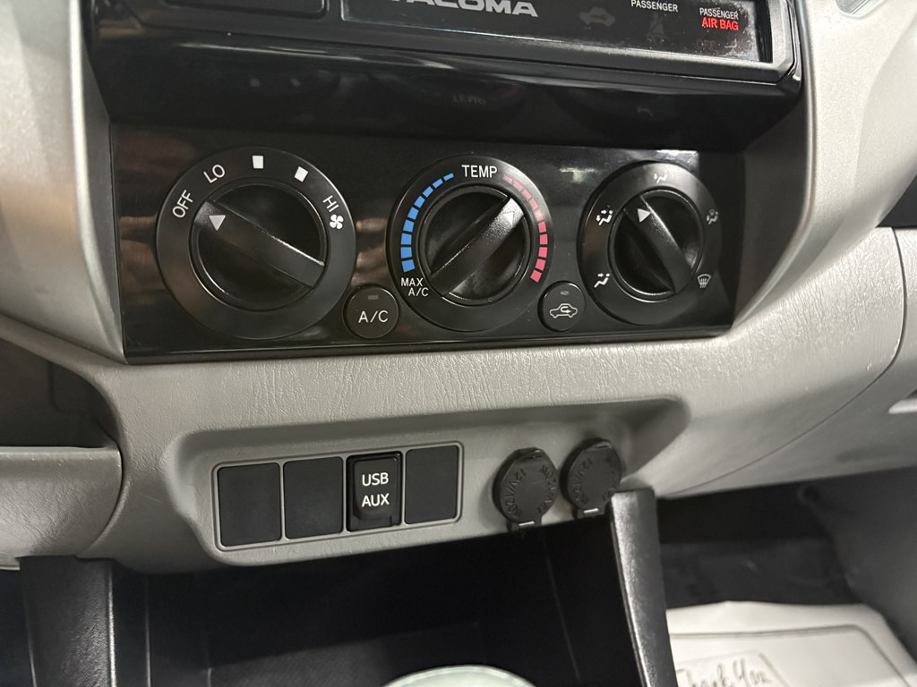 2015 Toyota Tacoma Image 20
