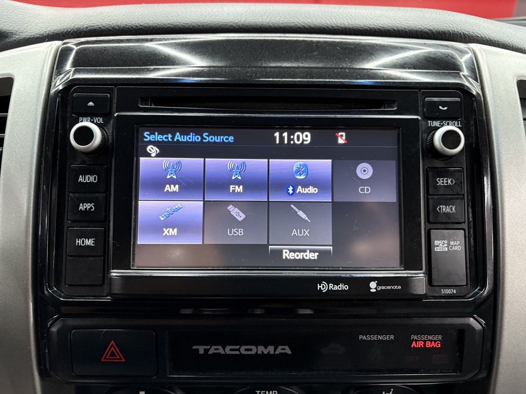 2015 Toyota Tacoma Image 21