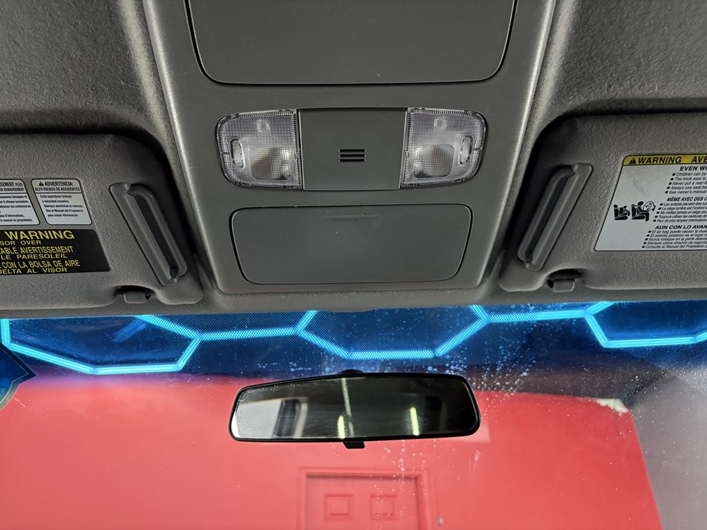 2015 Toyota Tacoma Image 24
