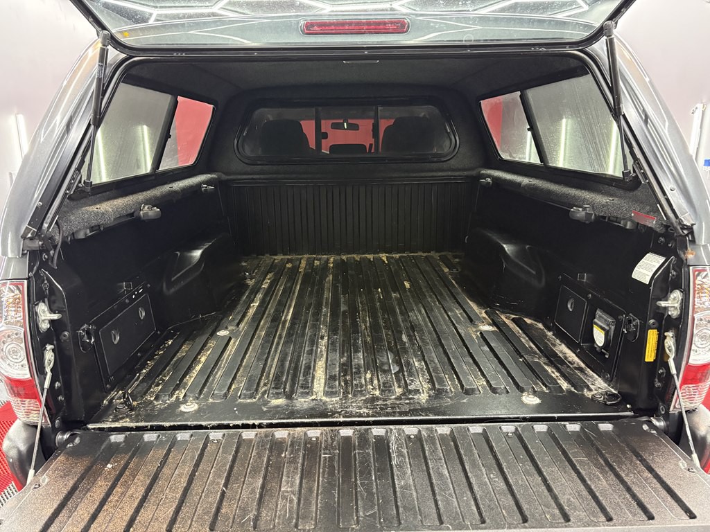 2015 Toyota Tacoma Image 26
