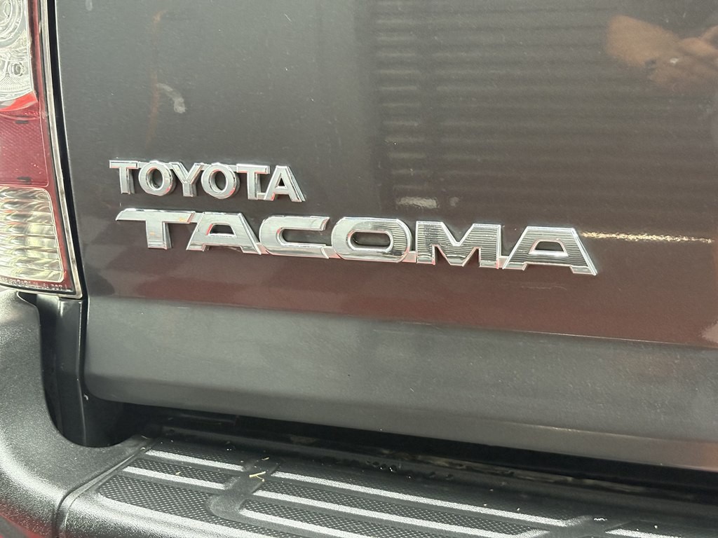 2015 Toyota Tacoma Image 27