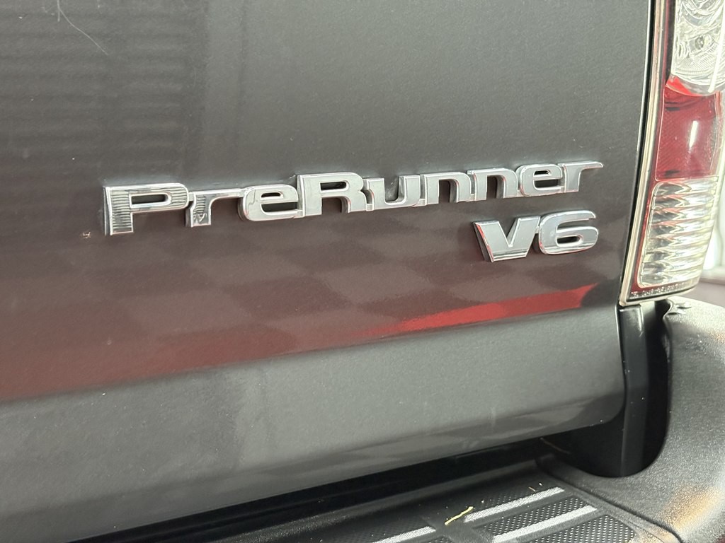 2015 Toyota Tacoma Image 28