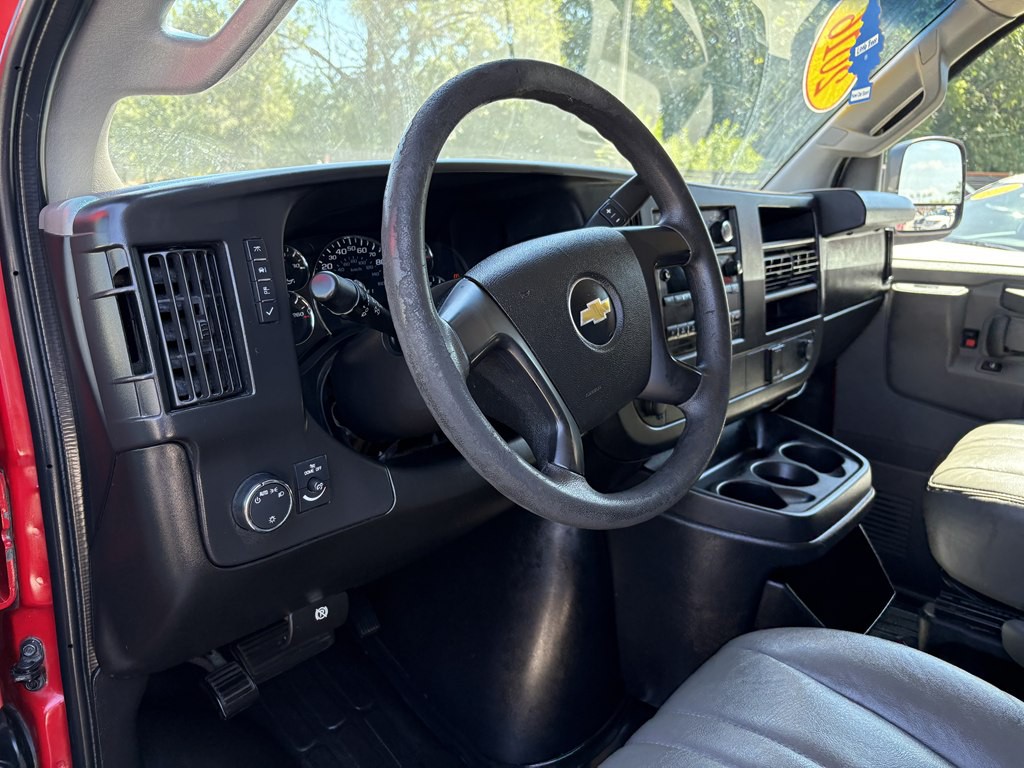 2016 Chevrolet Express Image 10
