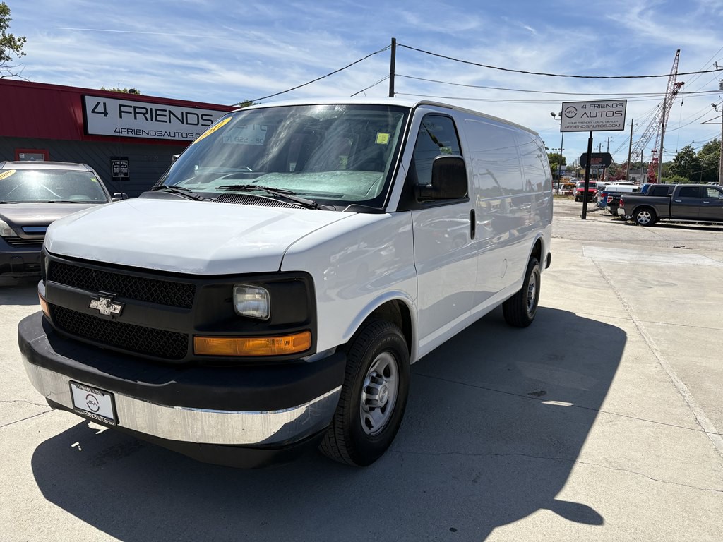 2017 Chevrolet Express Image 1