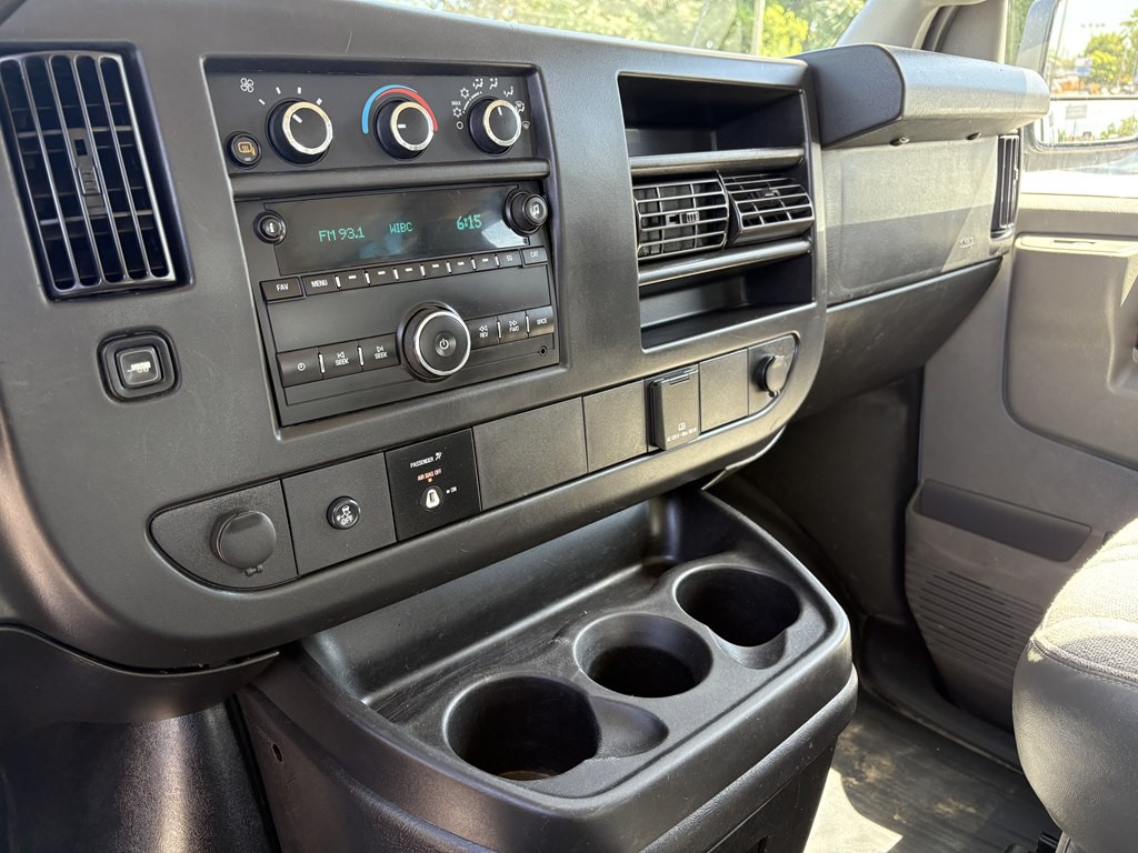 2017 Chevrolet Express Image 11