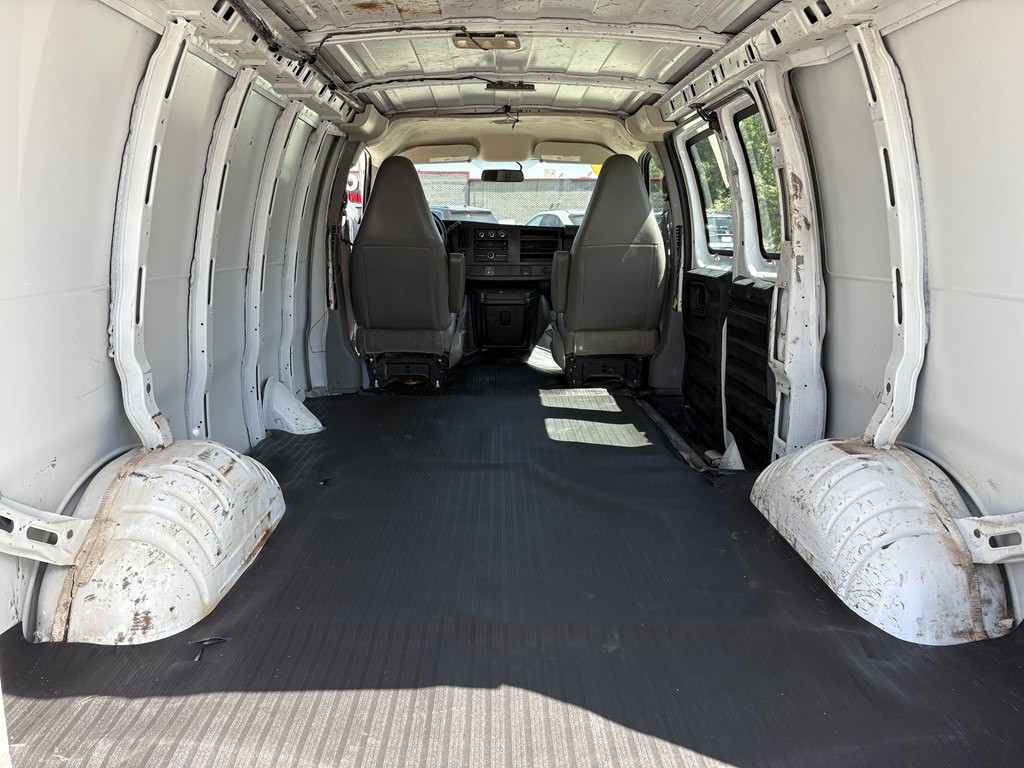 2017 Chevrolet Express Image 13