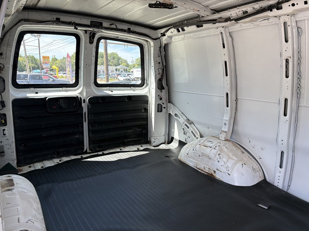 2017 Chevrolet Express Image 15