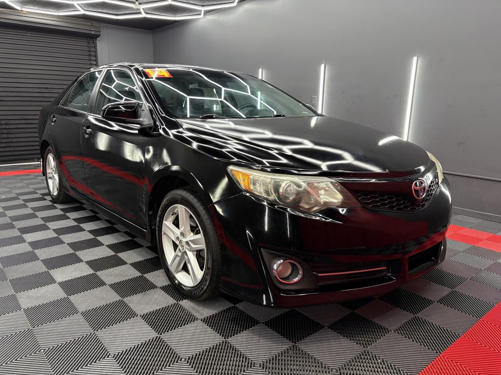 2014 Toyota Camry Image 3