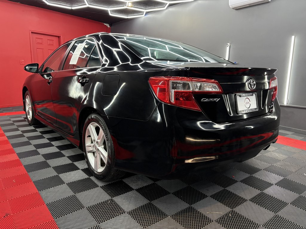 2014 Toyota Camry Image 6
