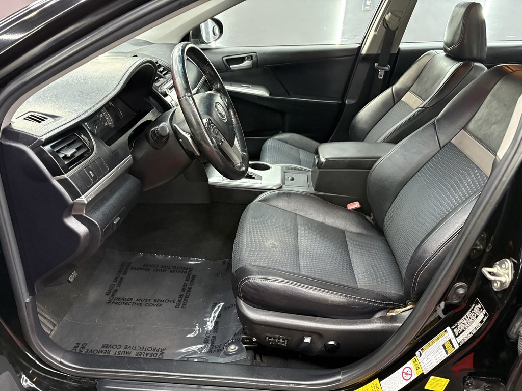 2014 Toyota Camry Image 9