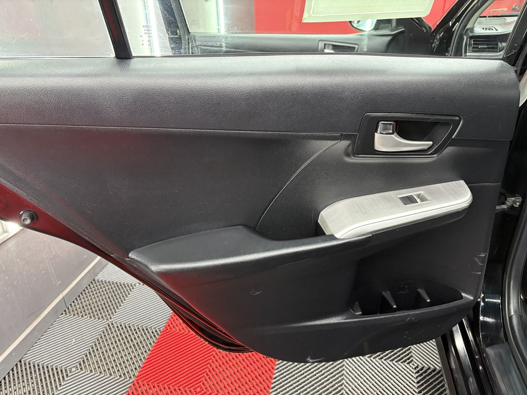 2014 Toyota Camry Image 10