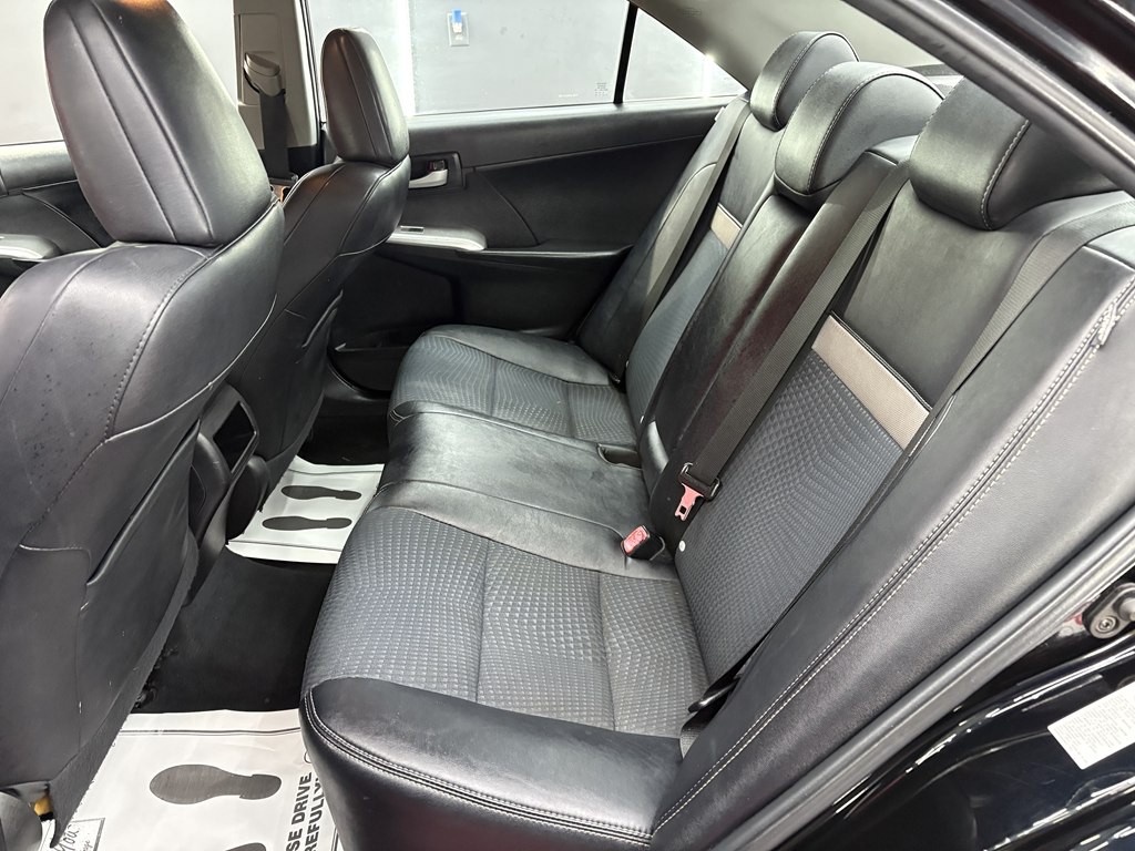 2014 Toyota Camry Image 11